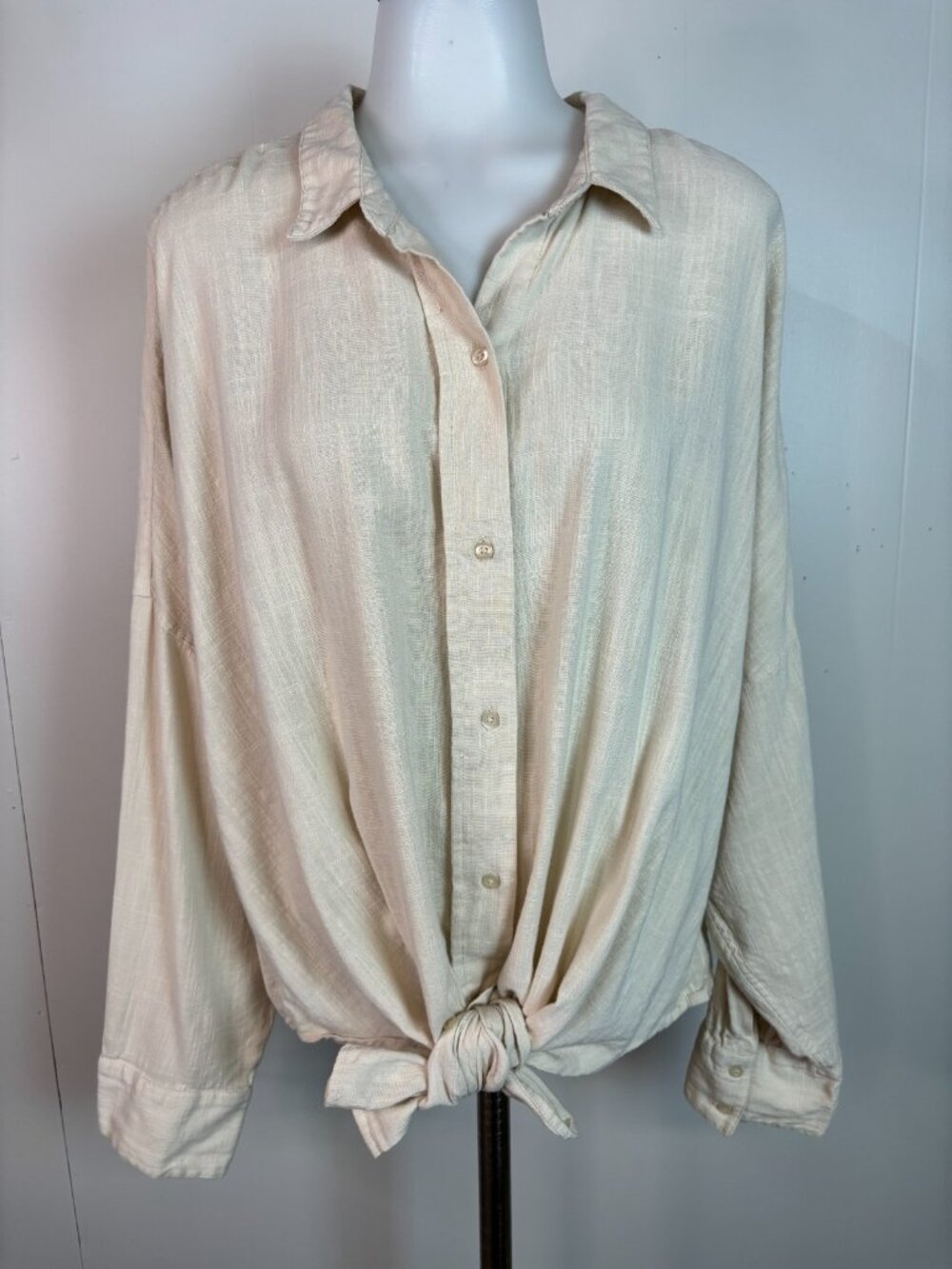 Express Top XL Cream Beige Button-Front Blouse Minimal Contemporary Women's